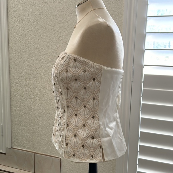 White House Black Market…Ecru Color Bustier… New With Tag and Straps - Picture 4 of 11
